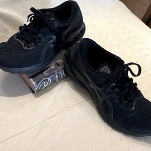 Asics like new tennis shoes